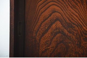 アンティーク家具　古民具・骨董　高級品!三方欅材の二段重ね三尺水屋箪笥