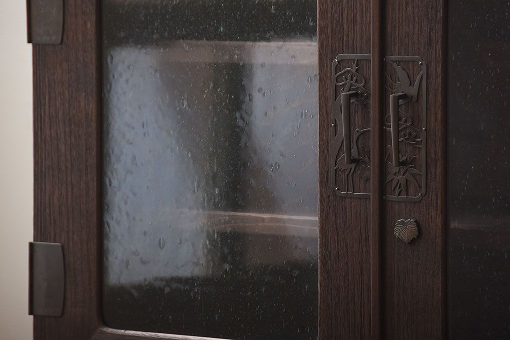 アンティーク家具　和製アンティーク　古い桐材の鉄脚付きローボード(1)