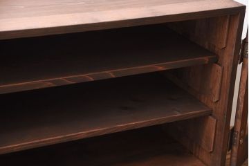 アンティーク家具　和製アンティーク　古い桐材の鉄脚付きローボード(1)