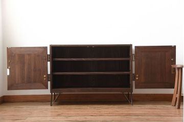 アンティーク家具　和製アンティーク　古い桐材の鉄脚付きローボード(2)