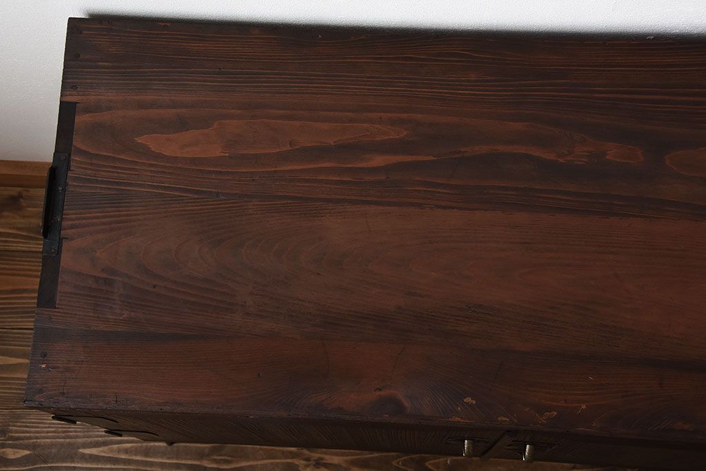 アンティーク家具　和製アンティーク　古い桐材の鉄脚付きローボード(2)