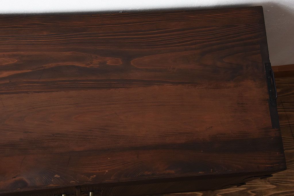 アンティーク家具　和製アンティーク　古い桐材の鉄脚付きローボード(2)