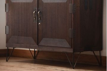 アンティーク家具　和製アンティーク　古い桐材の鉄脚付きローボード(2)