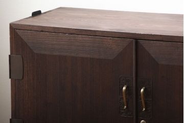 アンティーク家具　和製アンティーク　古い桐材の鉄脚付きローボード(2)