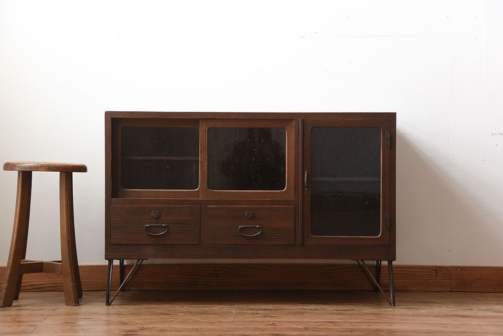 アンティーク家具　和製アンティーク　古い桐材の鉄脚付きローボード(3)