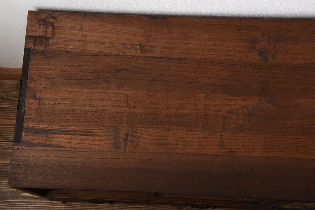 アンティーク家具　和製アンティーク　古い桐材の鉄脚付きローボード(3)