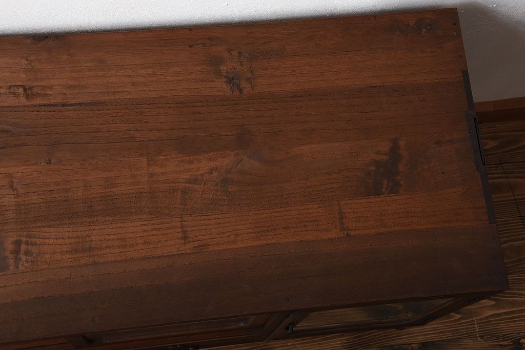 アンティーク家具　和製アンティーク　古い桐材の鉄脚付きローボード(3)