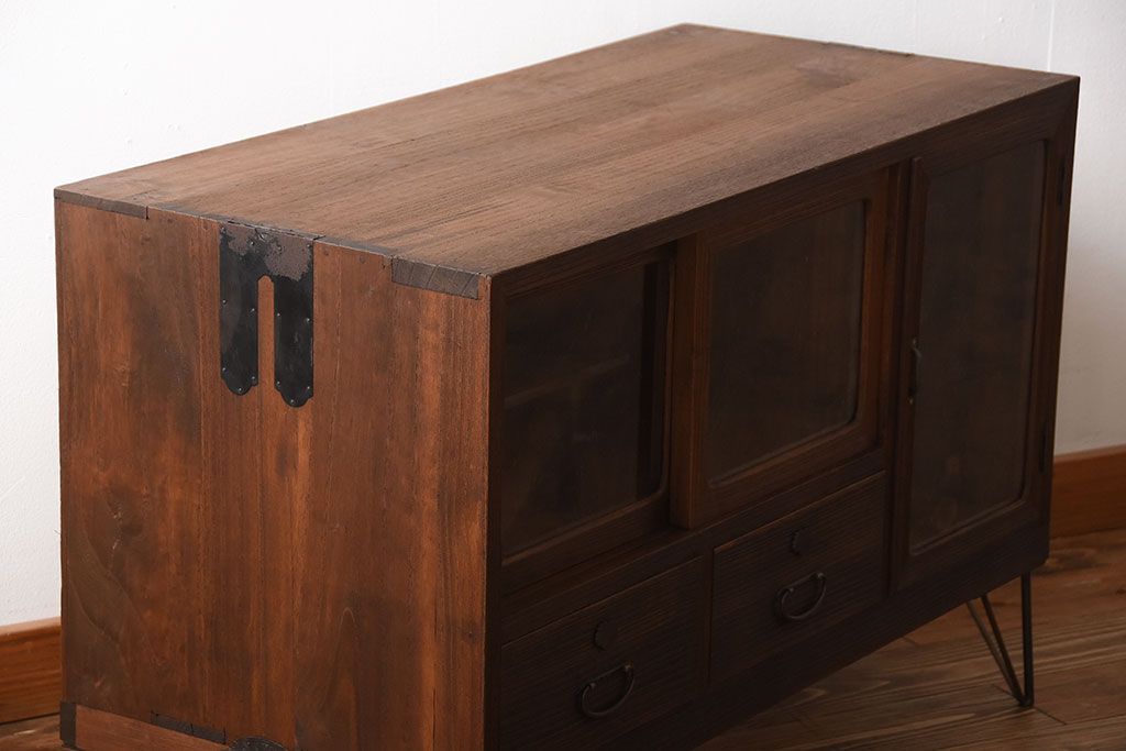 アンティーク家具　和製アンティーク　古い桐材の鉄脚付きローボード(3)