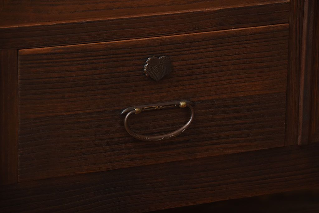 アンティーク家具　和製アンティーク　古い桐材の鉄脚付きローボード(3)