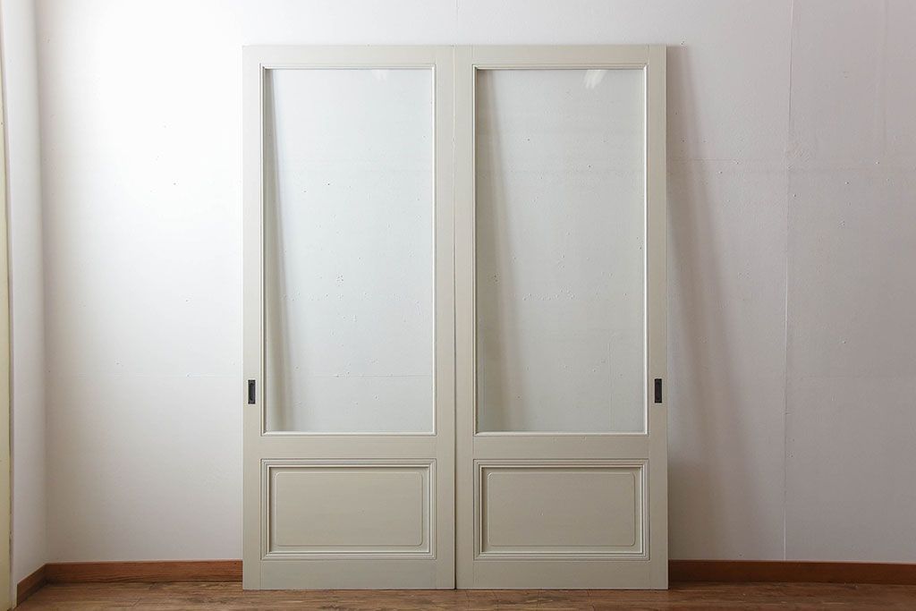 アンティーク　店舗にぴったり!背の高いペイント引き戸2枚セット