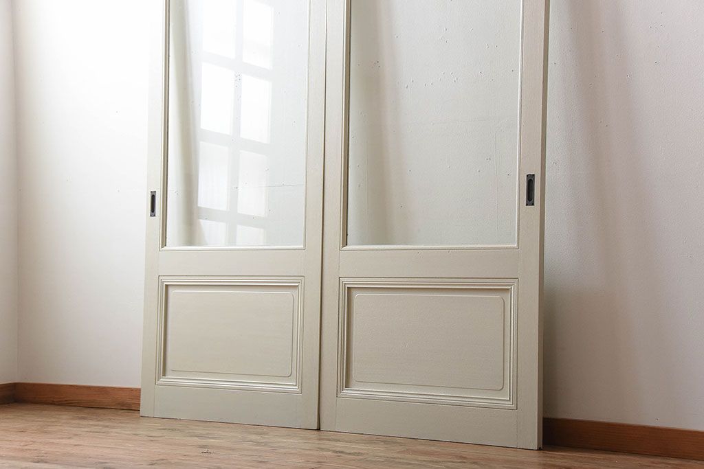 アンティーク　店舗にぴったり!背の高いペイント引き戸2枚セット