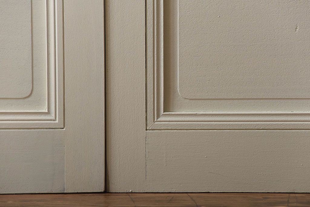 アンティーク　店舗にぴったり!背の高いペイント引き戸2枚セット