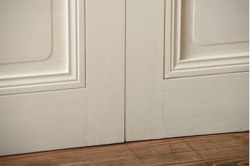 アンティーク　店舗にぴったり!背の高いペイント引き戸2枚セット