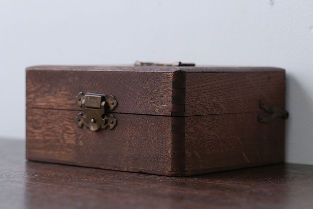 アンティーク雑貨　アンティーク　古い木製の小さな小物入れ(小箱・印鑑ケース)
