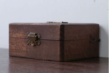 アンティーク雑貨　アンティーク　古い木製の小さな小物入れ(小箱・印鑑ケース)