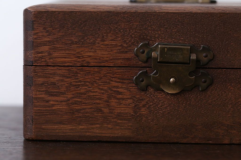 アンティーク雑貨　アンティーク　古い木製の小さな小物入れ(小箱・印鑑ケース)