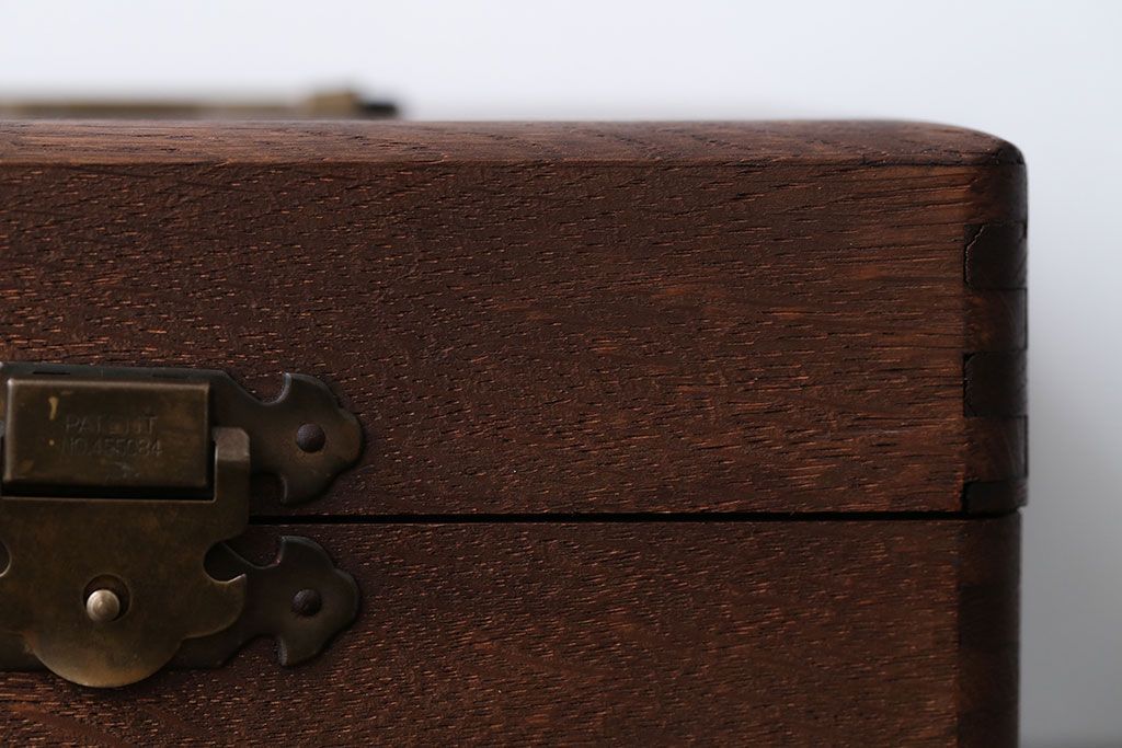 アンティーク雑貨　アンティーク　古い木製の小さな小物入れ(小箱・印鑑ケース)