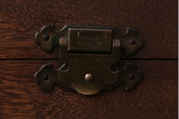 アンティーク雑貨　アンティーク　古い木製の小さな小物入れ(小箱・印鑑ケース)