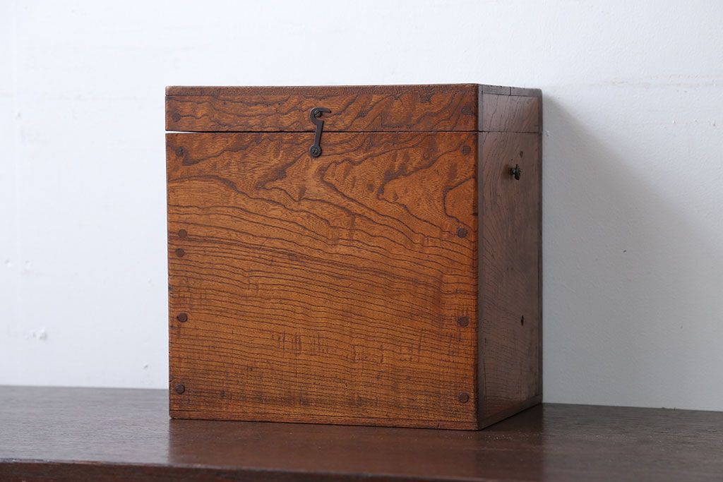 アンティーク雑貨　アンティーク　古い木製の収納箱(小箱・収納ケース)