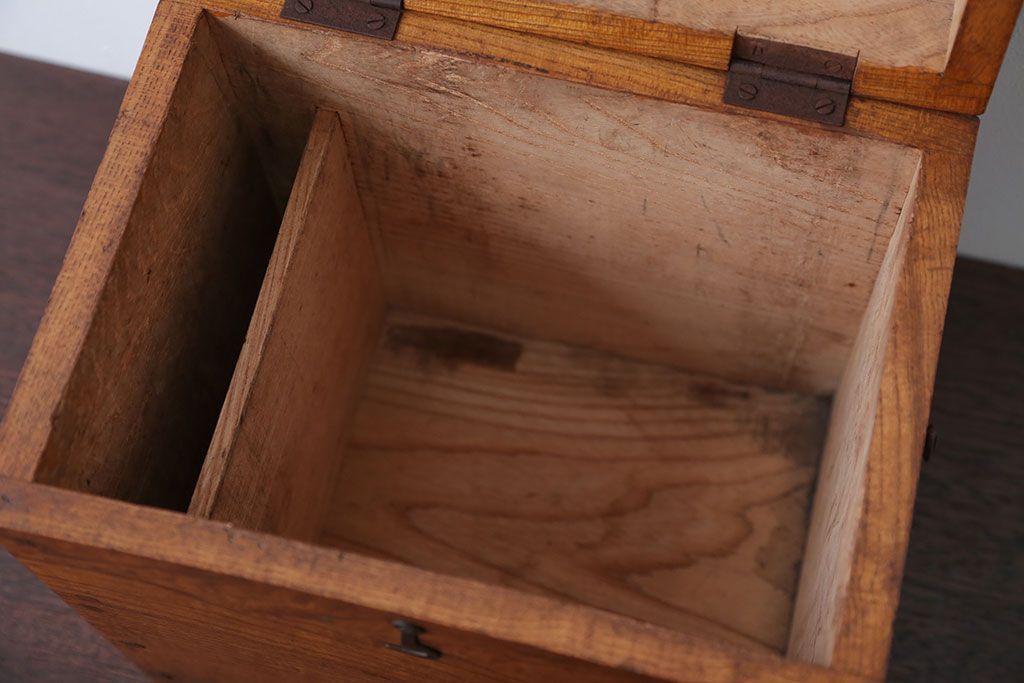 アンティーク雑貨　アンティーク　古い木製の収納箱(小箱・収納ケース)