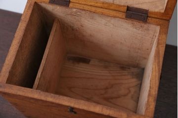 アンティーク雑貨　アンティーク　古い木製の収納箱(小箱・収納ケース)
