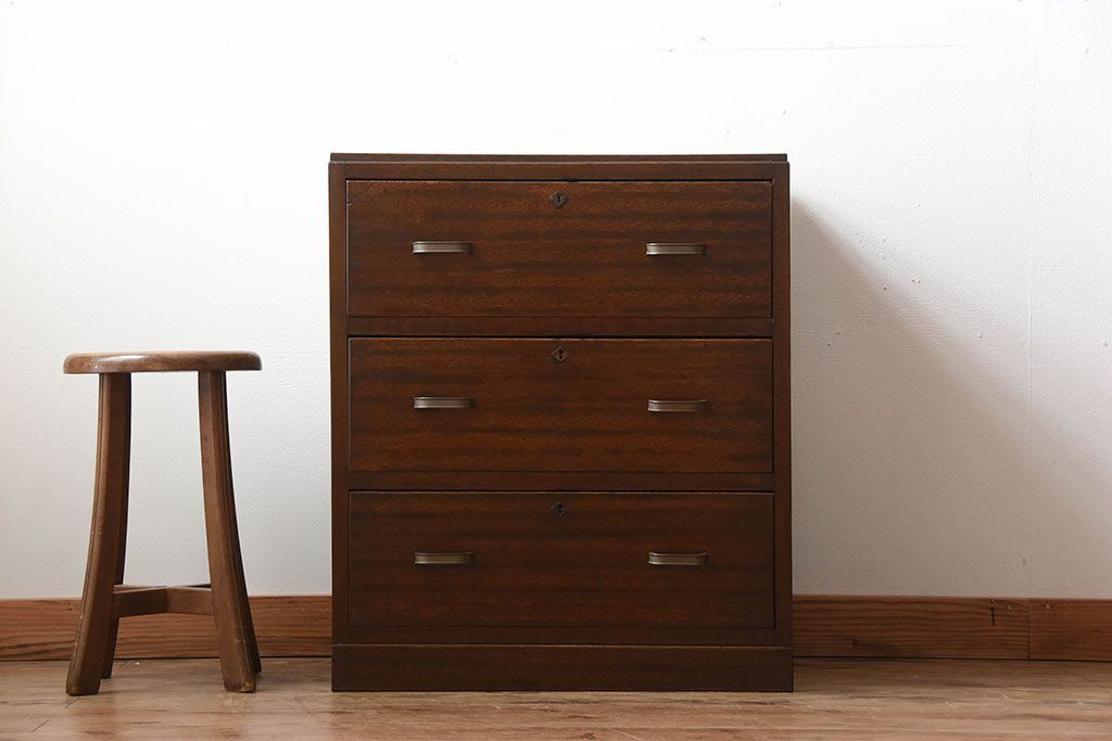 レトロ家具　昭和レトロ　古い木製の小ぶりなアンティークチェスト