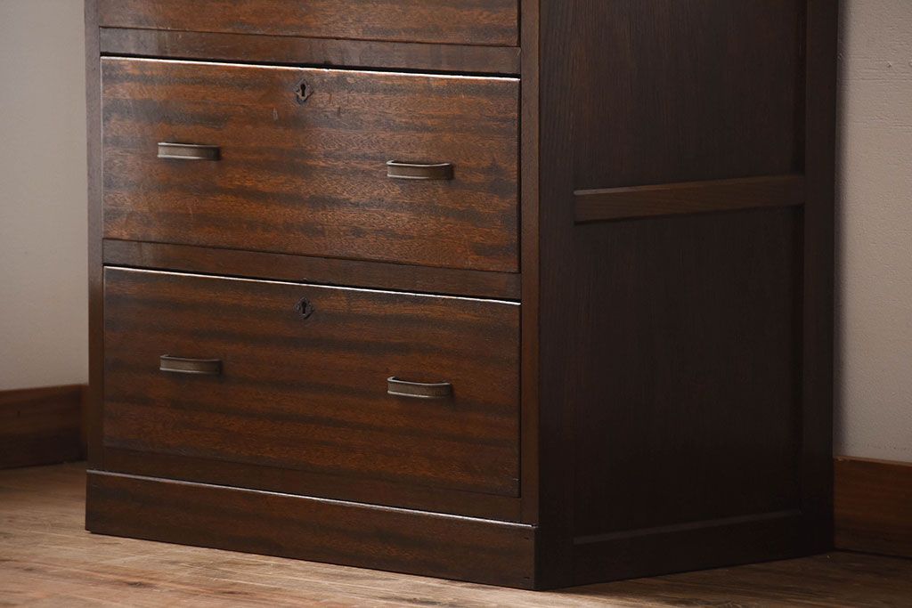 レトロ家具　昭和レトロ　古い木製の小ぶりなアンティークチェスト