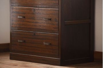 レトロ家具　昭和レトロ　古い木製の小ぶりなアンティークチェスト