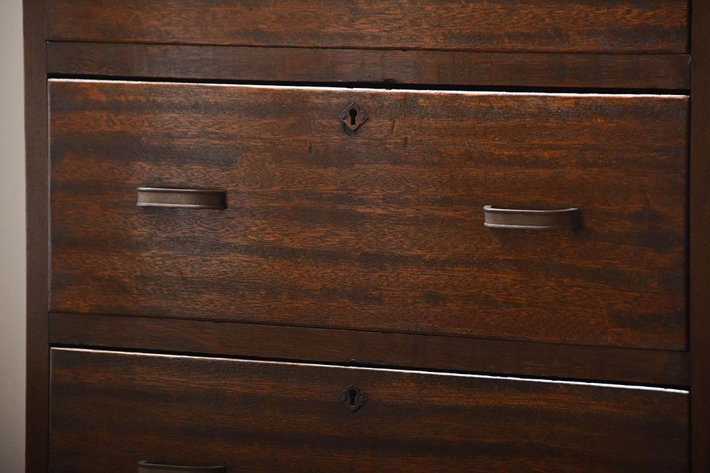 レトロ家具　昭和レトロ　古い木製の小ぶりなアンティークチェスト