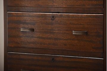 レトロ家具　昭和レトロ　古い木製の小ぶりなアンティークチェスト