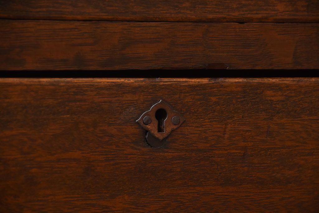 レトロ家具　昭和レトロ　古い木製の小ぶりなアンティークチェスト