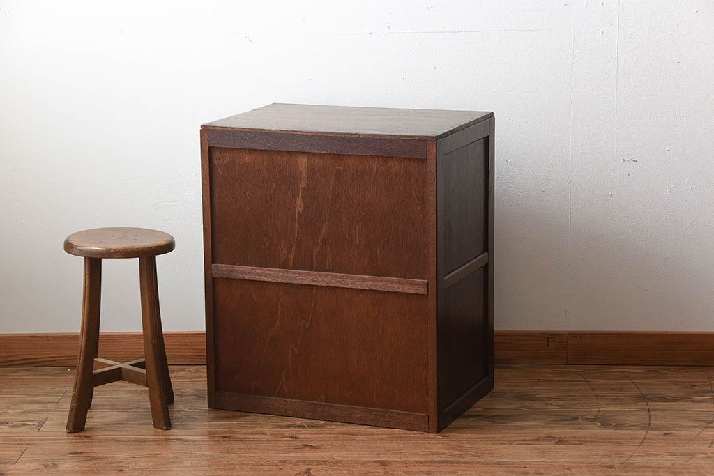 レトロ家具　昭和レトロ　古い木製の小ぶりなアンティークチェスト