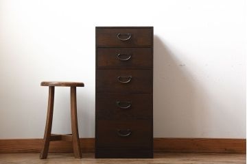 アンティーク家具　和製アンティーク　古い木製の縦型小引き出し