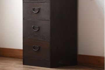 アンティーク家具　和製アンティーク　古い木製の縦型小引き出し
