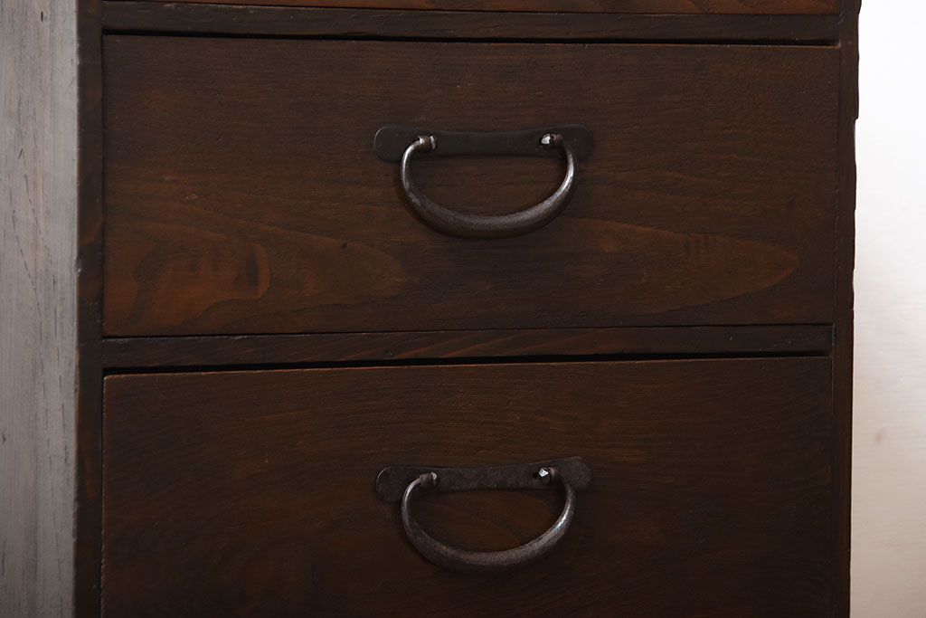 アンティーク家具　和製アンティーク　古い木製の縦型小引き出し