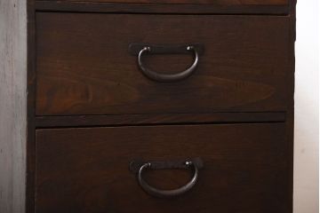 アンティーク家具　和製アンティーク　古い木製の縦型小引き出し
