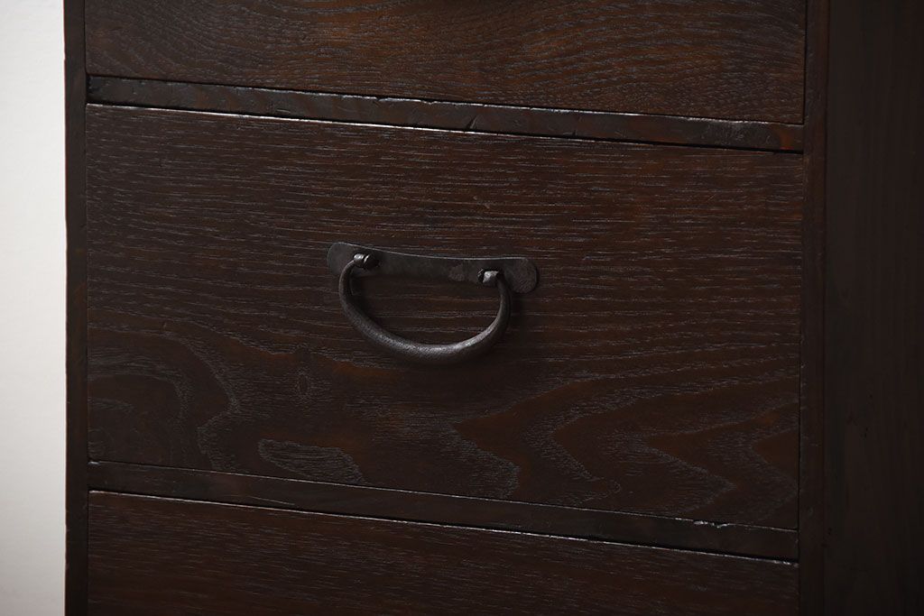 アンティーク家具　和製アンティーク　古い木製の縦型小引き出し