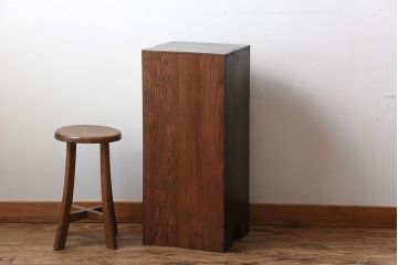 アンティーク家具　和製アンティーク　古い木製の縦型小引き出し