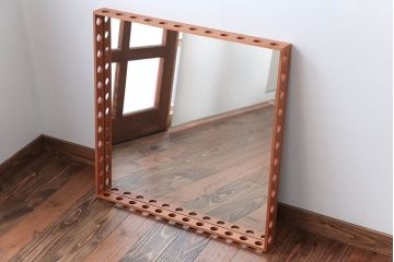 アンティーク雑貨　中古　イタリア製　ポラダ(porada)社の壁掛けミラー(鏡)箱付き(定価約6万円)