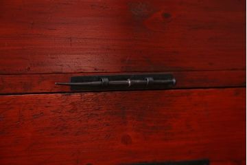 アンティーク家具　古民具・骨董　重厚な金具の観音扉付き衣装箪笥