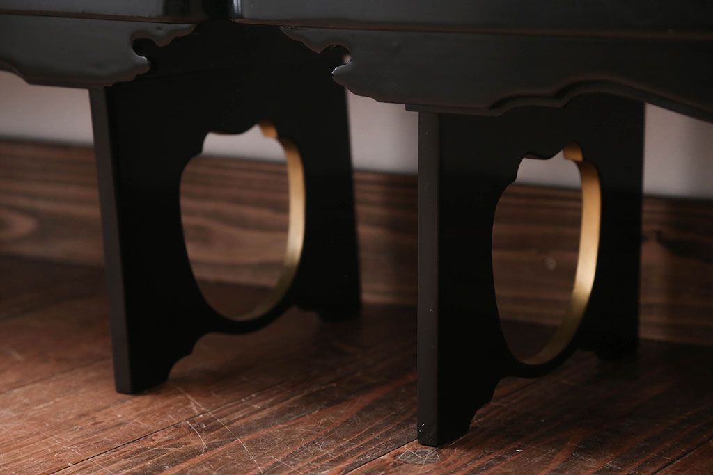 アンティーク雑貨　古民具・骨董　大正〜昭和初期・木製折り畳み膳2客(黒漆)