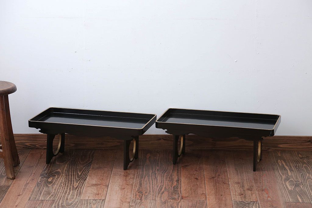 アンティーク雑貨　古民具・骨董　大正〜昭和初期・木製折り畳み膳2客(黒漆)