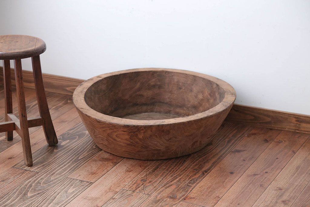 アンティーク雑貨　古民具・骨董　とても大きな古い木製のくりぬき木鉢