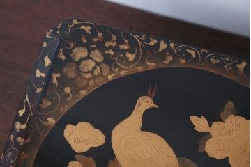 アンティーク雑貨　古民具・骨董　古い蒔絵梨地菓子箱(孔雀の図)