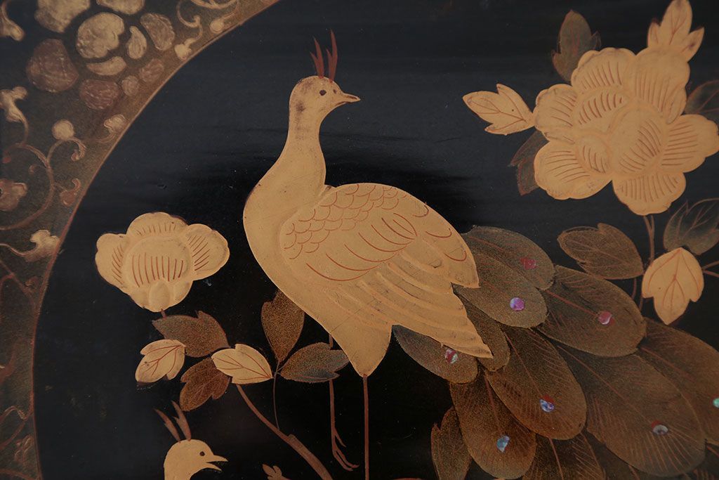 アンティーク雑貨　古民具・骨董　古い蒔絵梨地菓子箱(孔雀の図)