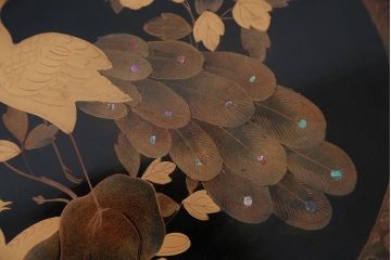 アンティーク雑貨　古民具・骨董　古い蒔絵梨地菓子箱(孔雀の図)