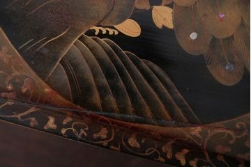 アンティーク雑貨　古民具・骨董　古い蒔絵梨地菓子箱(孔雀の図)