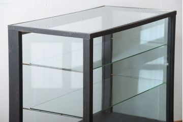 レトロ家具　昭和レトロ　鉄脚付き!ペイントオープンラックガラスケース