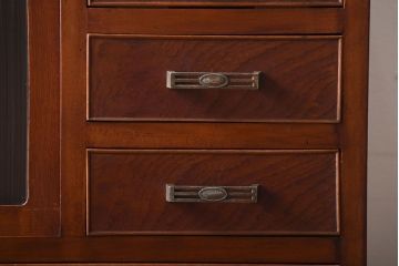 レトロ家具　昭和レトロ　モールガラスが入った古い木製のアンティークチェスト