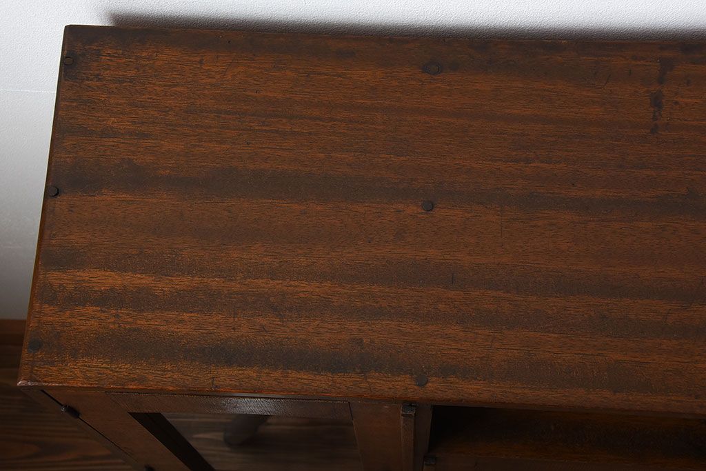 アンティーク家具　和製アンティーク　古い木製の小ぶりな変わり型本箱